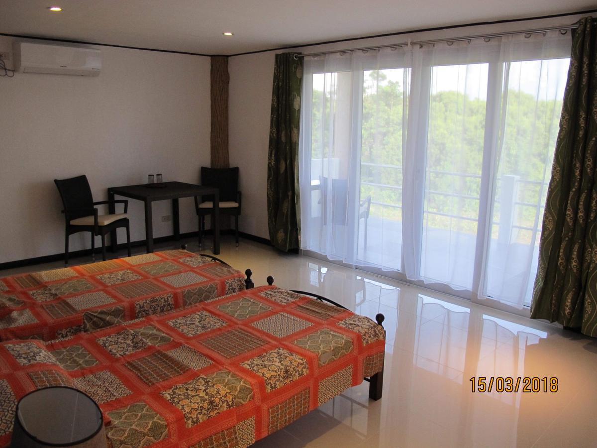 Cabilao Sunset Dive & Beach Resort Loon Esterno foto